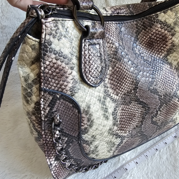 Jessica Simpson Vegan Snakeskin Bag - Picture 4 of 5